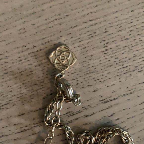 Kendra Scott necklace - Picture 3 of 4